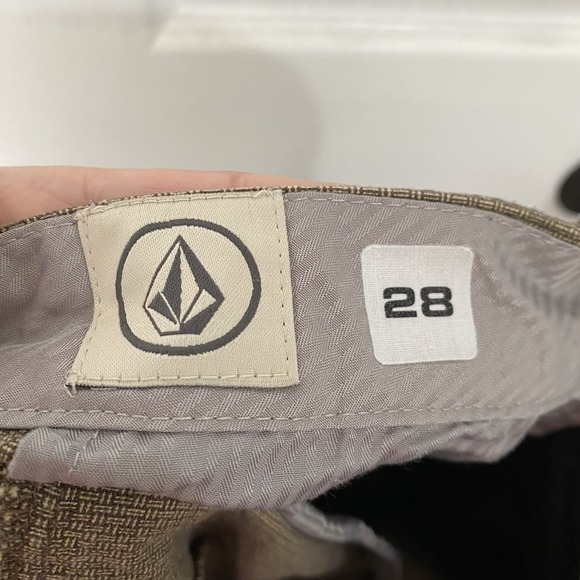 Volcom Men's Olive Green Shorts, Size 28, Flat Front‎ - Picture 3 of 4